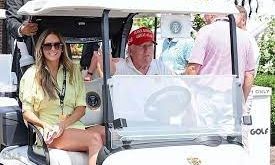 特朗普開高爾夫車27歲女助理坐身旁,顏值身材俱佳