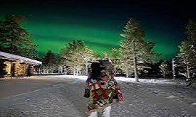 潘瑋柏帶宣雲在芬蘭跨年夫妻夜遊雪景,浪漫看極光
