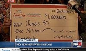 美國中學老師集資20多年買彩票,終於中100萬大獎
